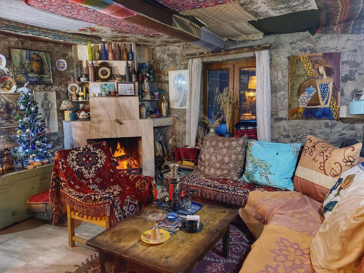 Готель Artist'S House Tetritskaro Екстер'єр фото